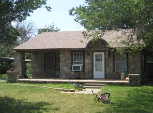 230 N Douglas St, Maud, OK 74854