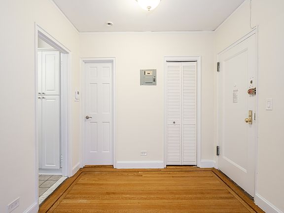 3rd image of 212 W 22nd St APT 4L
