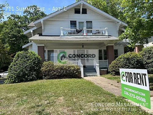711 Summit Ave #C Photo 1