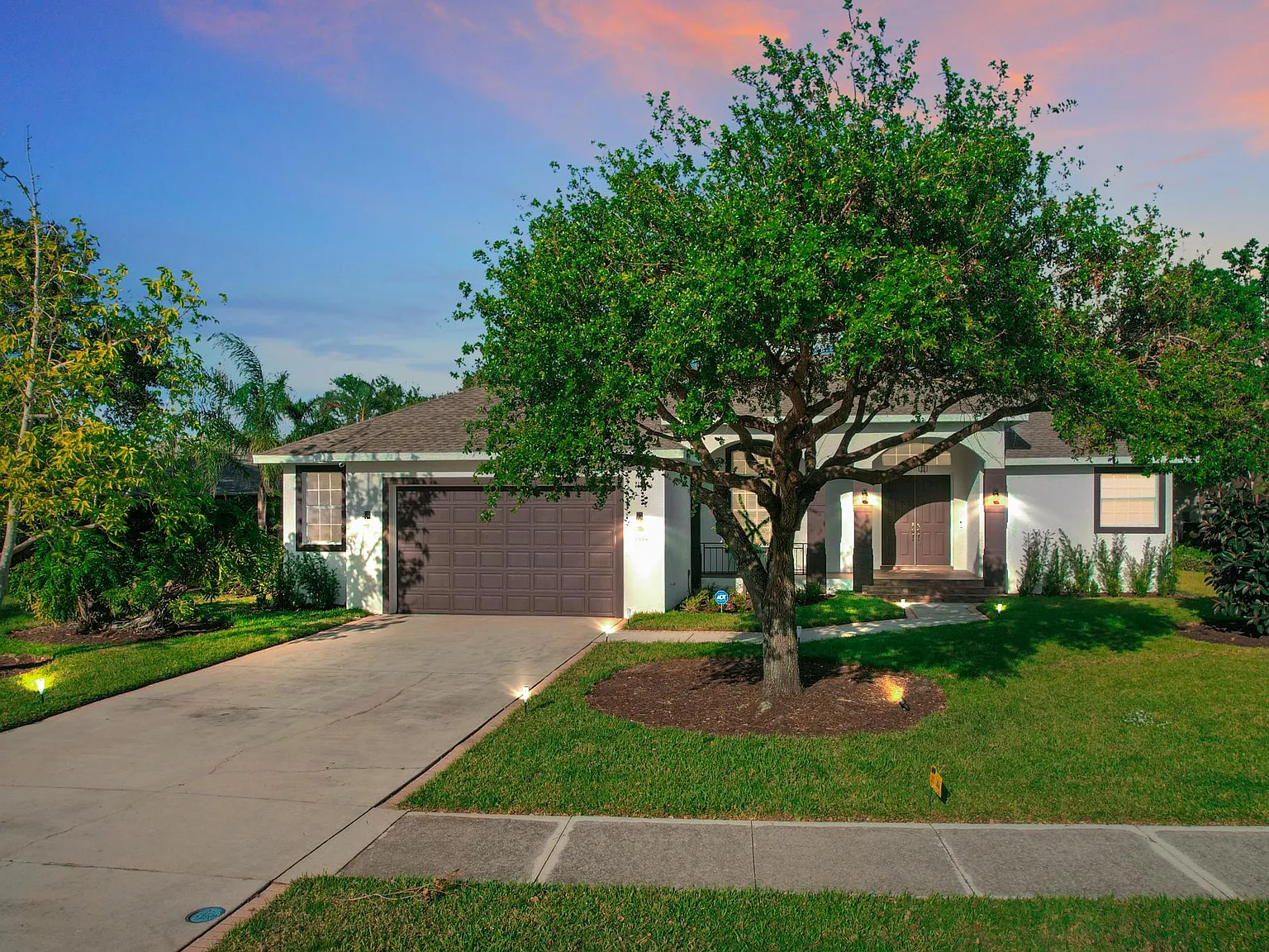 4 bed, 2100 sqft, $4,800 — Photo 2
