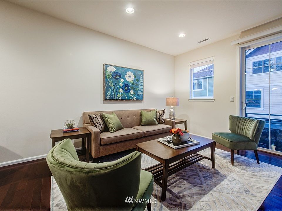 1st image of 107 118th Ave SE #1
