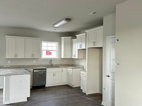 5th image of 107 Strawberry Acres Drive