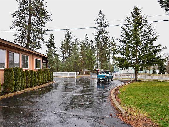 3rd image of 26008 N Chattaroy Cir