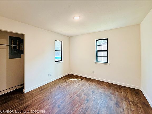 3rd image of 705 W Spear St