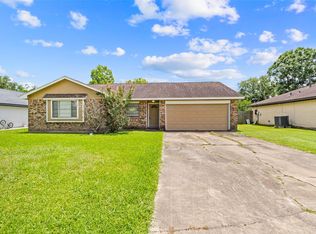 128 Dallas St, Angleton, TX 77515