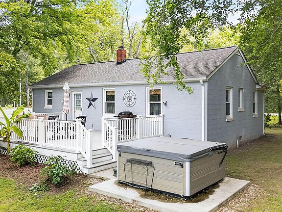 4th image of 3864 Hacks Neck Rd