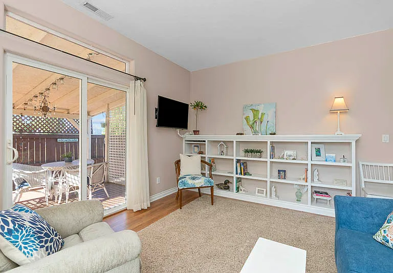 3928 Bentley Dr NE — Photo 11
