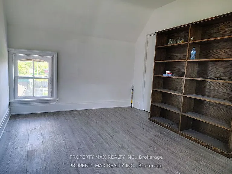 5363 Davis Dr — Photo 25