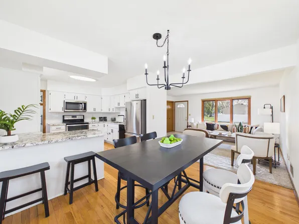 9952 95th Ave N, Maple Grove, MN 55369