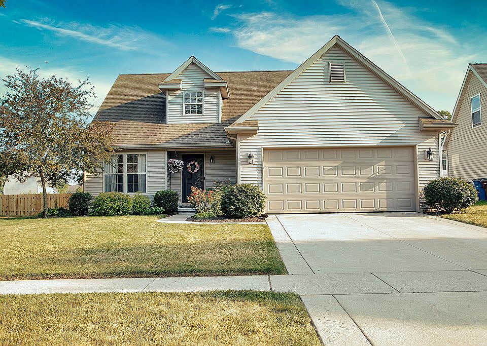 1st image of 395 Sandhill Dr