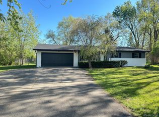 4364 E Atherton Rd, Burton, MI 48519