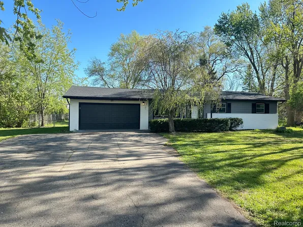4364 E Atherton Rd, Burton, MI 48519