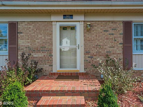 2nd image of 5611 Cornish Way