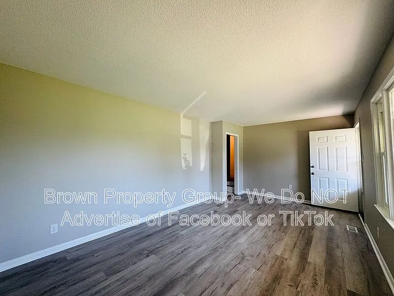 3 bed, 2.5 bath, 1816 sqft, $1,795 — Photo 3