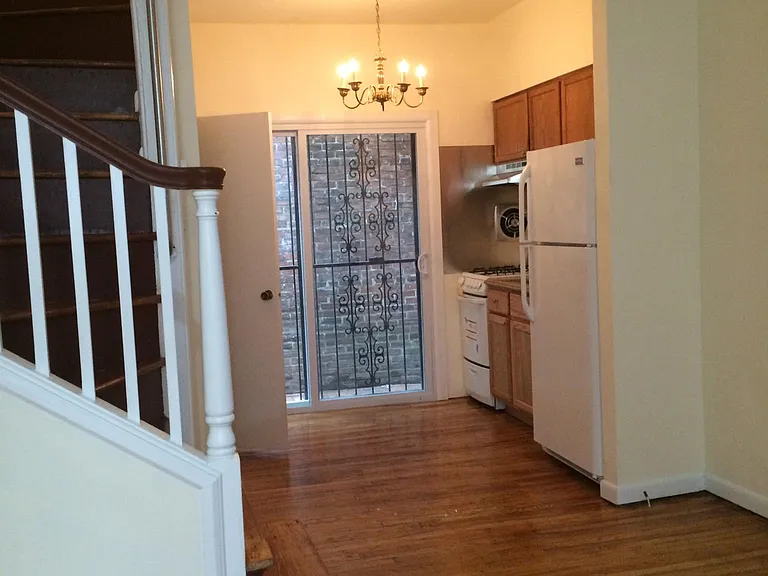 212 N Clarion St — Photo 2