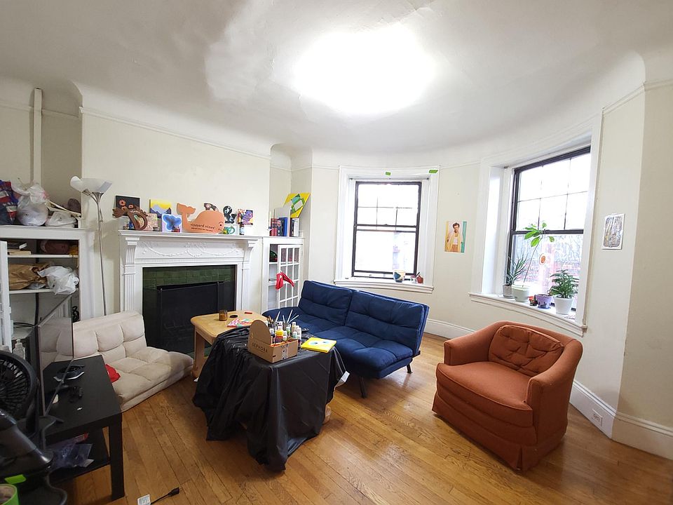 1st image of 48A Babcock St #3