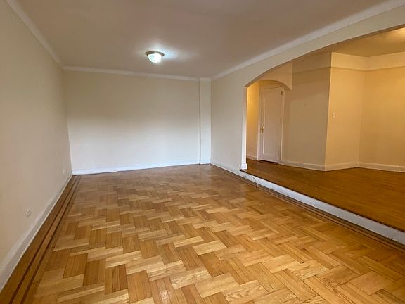 2nd image of 585 E 16th St APT 2e