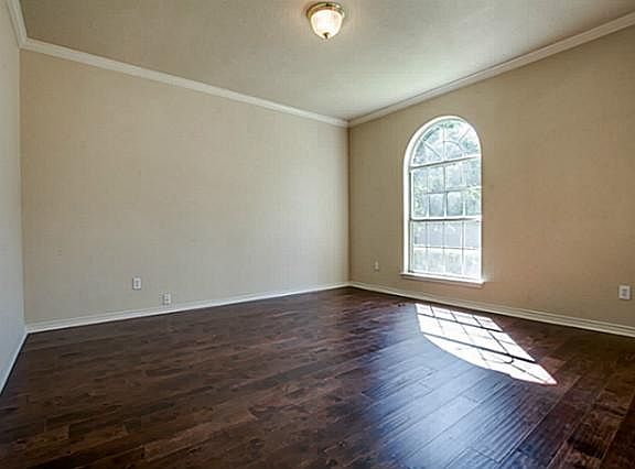4th image of 2109 Texas Ash Dr