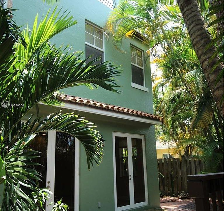 1st image of 535 NE 16th Ave #0