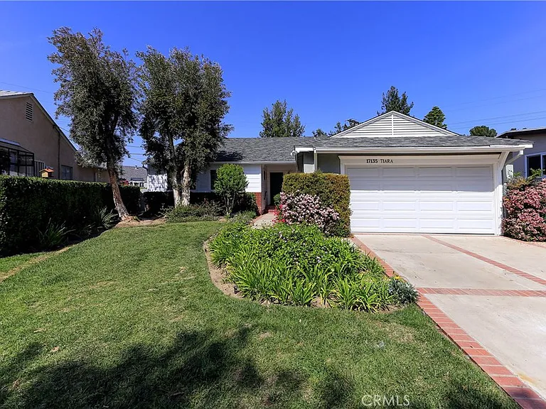 17135 Tiara St — Photo 1
