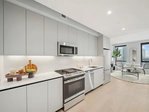 567 Fulton Street image 3 of 29