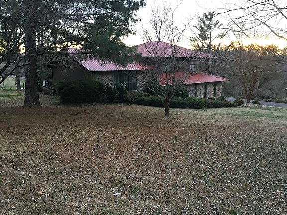 3rd image of 204 Creekwood Dr