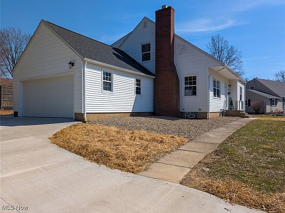 2nd image of 695 Woodland Ave