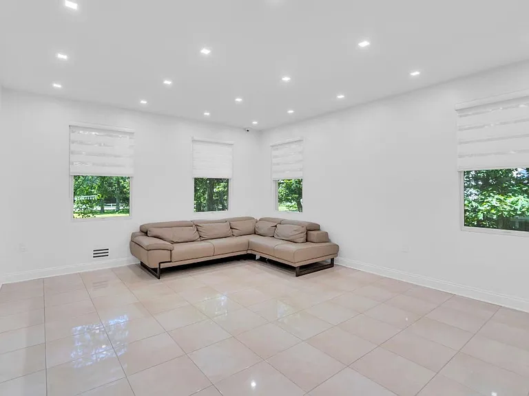 39 Arnold Blvd — Photo 12