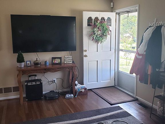 4th image of 8561 Northport Dr