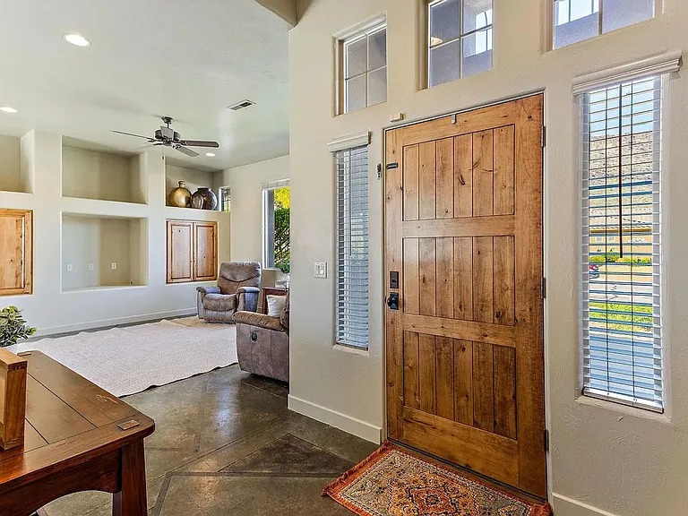 538 S 1360 W — Photo 3