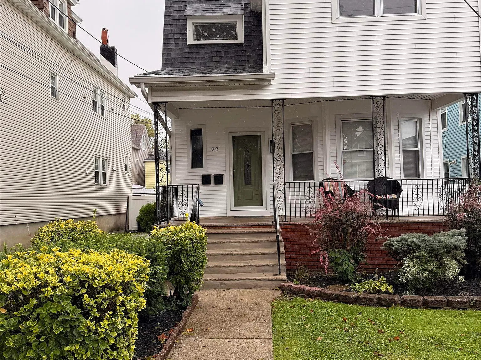 3 bed, 2.0 bath, 1874 sqft, $3,000 — Photo 1