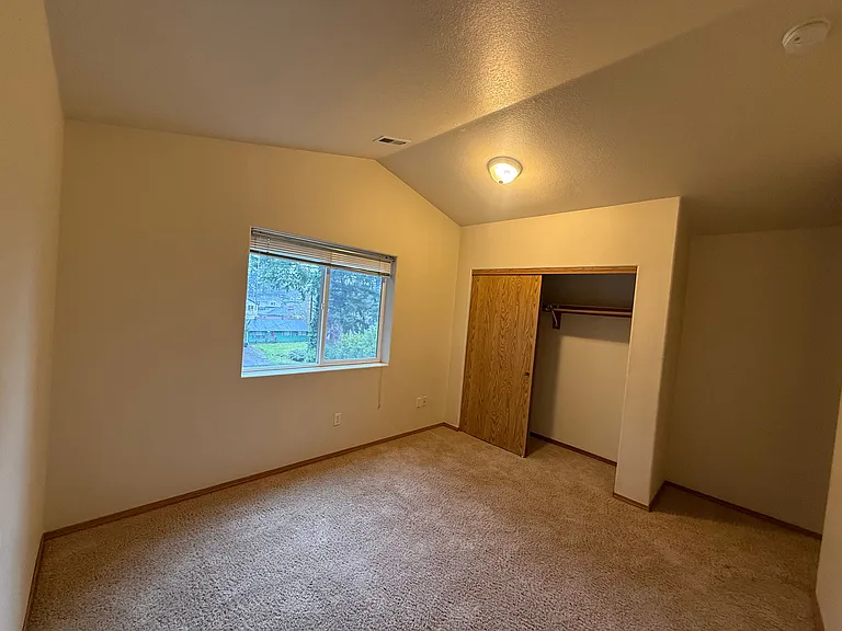 11739 SE Yamhill St — Photo 21
