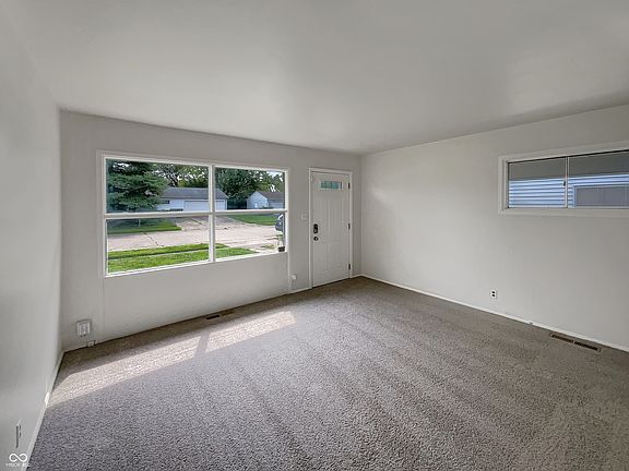 3rd image of 2838 Delores Dr