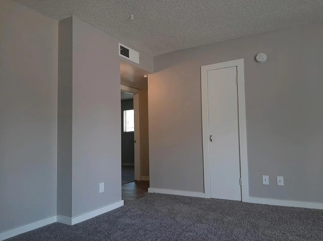 2 bed, 950 sqft, $1,675 — Photo 3