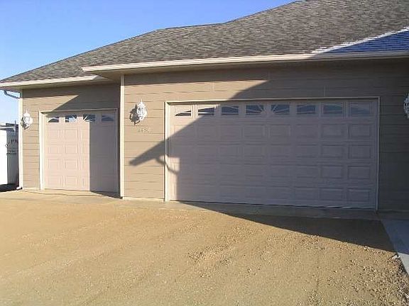 3 car garage
