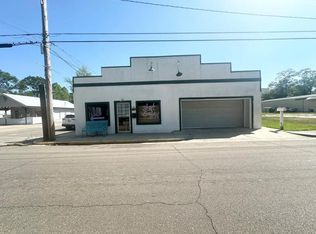 322 E Canal St #B, Picayune, MS 39466