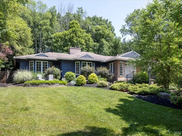 144 Hillcrest Rd, East Aurora, NY 14052