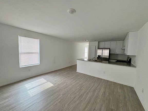 3rd image of 2806 Millikan Dr