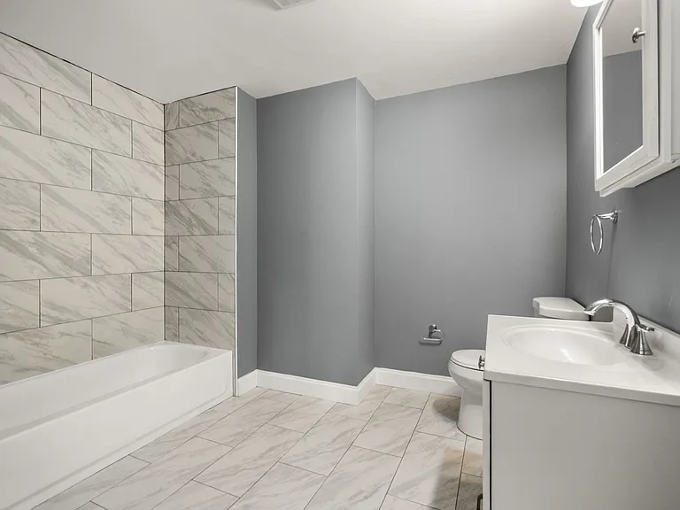10 Royal St #1 — Photo 10
