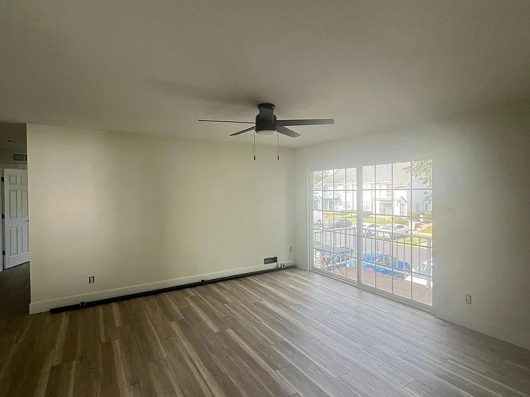 380B Delancey Pl #B — Photo 4