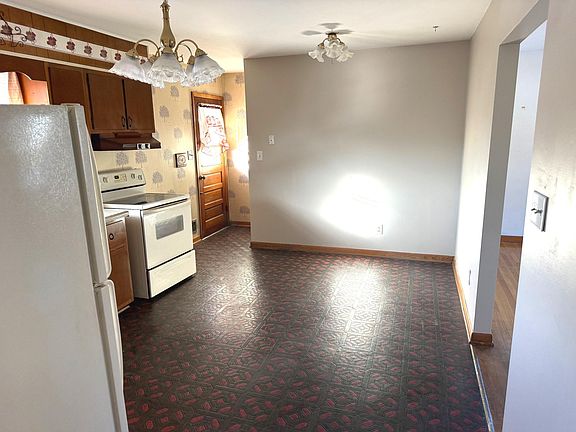 3rd image of 1927 Kiska Rd