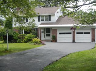 2141 Baker Ave E, Niskayuna, NY 12309