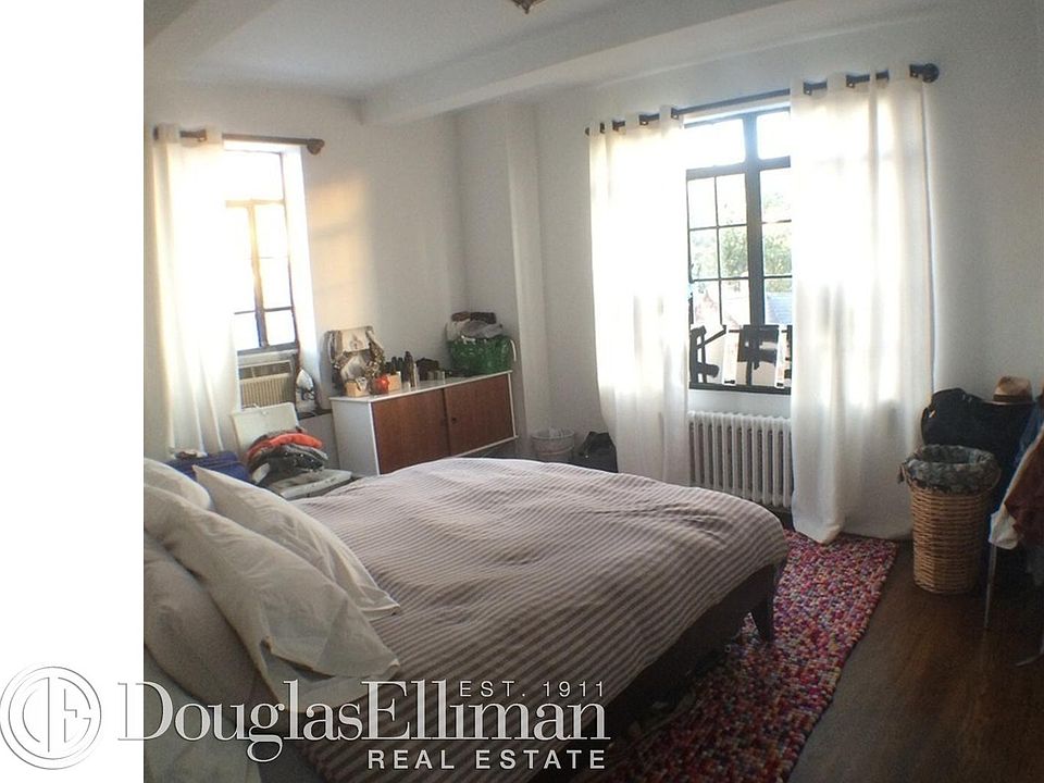 2nd image of 433 W 21st St APT 9D