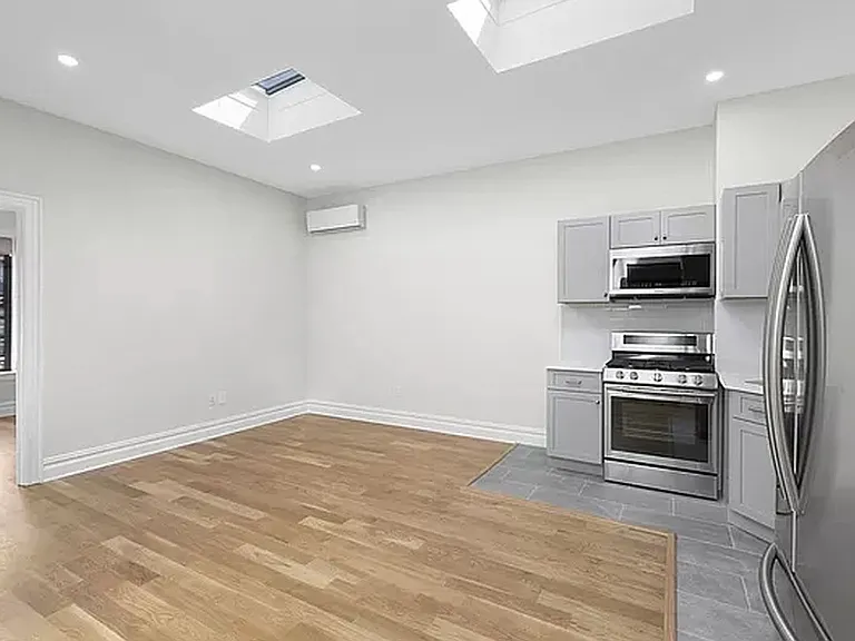 459 Bainbridge St #2 — Photo 4