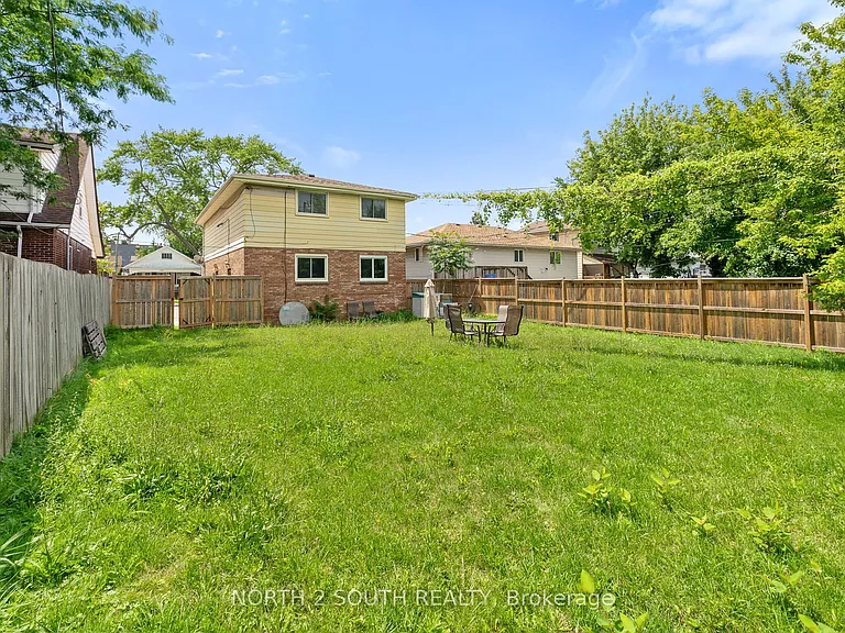 1360 Goyeau St — Photo 24