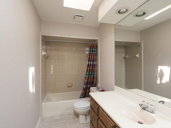4th image of 3917 Wrentham Dr