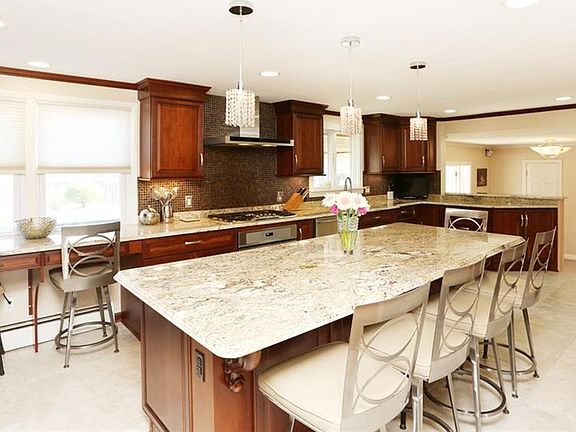 3rd image of 20 Alder Pl