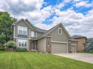 1105 SW Blazing Star Dr, Lees Summit, MO 64081