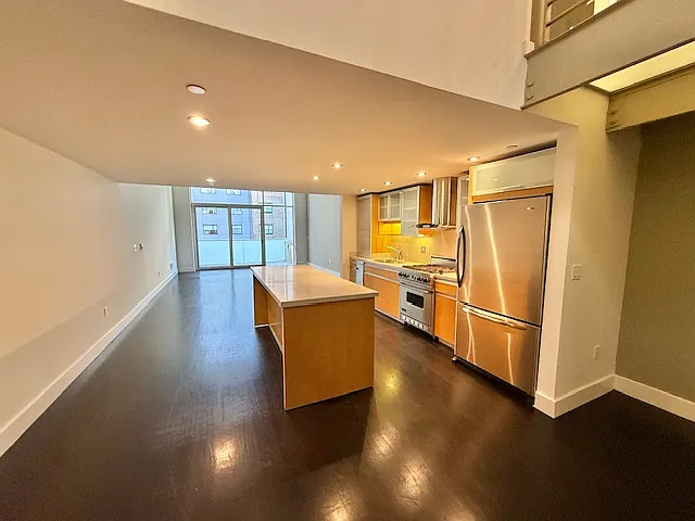 Building Photo - 188 King St #306