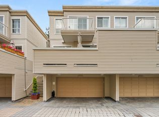 1157 Vidal St, White Rock, BC V4B 3T4